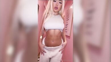 Belleolivia3, Blonde Babe Teasing Her Big Booty Onlyfans Video Leaked