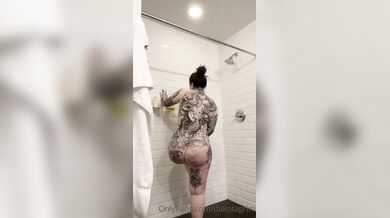 Ravengriim, Teasing Her Hot Tattooed Body In The Shower Onlyfans Video Leaked