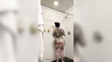 Ravengriim, Teasing Her Hot Tattooed Body In The Shower Onlyfans Video Leaked