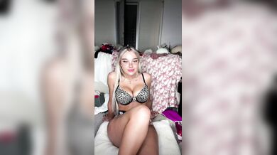 Alaska Clarke, Teasing Her Huge Tits In Leopard Lingerie Onlyfans Video Leaked