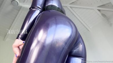 Iwantsheena, Swedish Babe Teasing In Tight Latex Suit Onlyfans Video Leaked