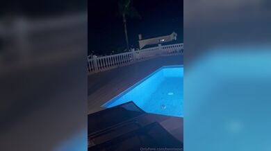 Henniwd, Sneaky Sex By The Pool At Night Onlyfans Video Leaked