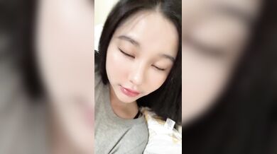 Irisadamsone, Teasing Her Wet Pussy For Her Fans Onlyfans Video Leaked