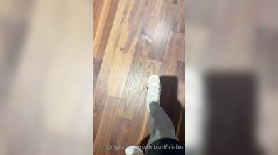 Ambsofficialxo, Horny Babe Gets Her Pussy Vibrated In The Kitchen Onlyfans Video Leaked