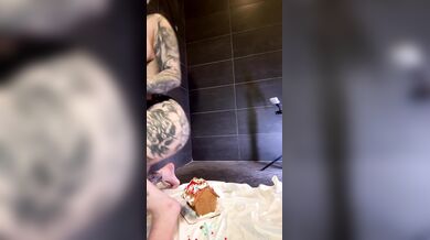 Ravengriim, Thick Goth Girl Sitting And Crushing Cake Onlyfans Video Leaked