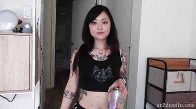 Ur2Dwaifu, Riding A Big Dildo Wearing Fishnet On The Table Onlyfans Video Leaked