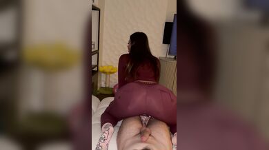 Bunni.Emmie, Riding Her Boyfriend In Her Gym Spandex Onlyfans Video Leaked