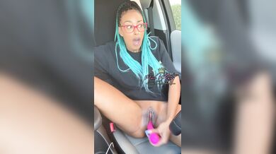 Missbnasty, Vibrator Squirting Masturbation Outside Some Random Strangers House Onlyfans Video Leaked