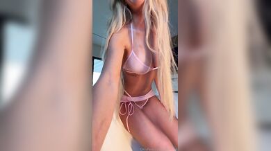 Autumnreed18, Blonde Babe Fingering Her Pussy In See-Through Lingerie Onlyfans Video Leaked