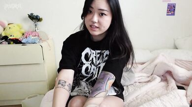 Ur2Dwaifu, Asian Camgirl Dildo Banging With Her Legs Spread Onlyfans Video Leaked