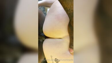 HotBrunetteWife - Happy Humpday