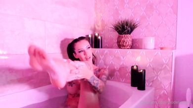 Modeljenlynn, Wet Pussy Masturbation In The Bathtub Onlyfans Video Leaked