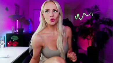 Oliviaowens, Teasing Her Tits And Pussy On Livestream Onlyfans Video Leaked