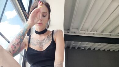 Modeljenlynn, Spreading Her Pink Pussy By The Window Onlyfans Video Leaked