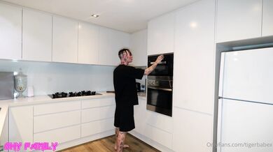 Tigerbabex, Tattooed Free-Use Slut Gets Fucked In The Kitchen Onlyfans Video Leaked