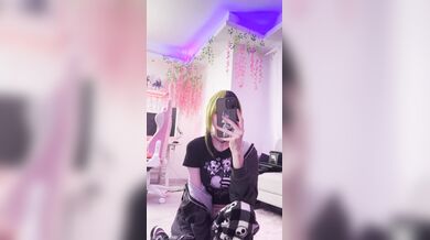 Little_Emo_Kitten, Pussy Rubbing In The Gaming Room Onlyfans Video Leaked