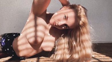 Iwantsheena, Showing Off Her Naked Tits Under Sunlight Onlyfans Video Leaked