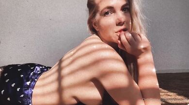 Iwantsheena, Showing Off Her Naked Tits Under Sunlight Onlyfans Video Leaked