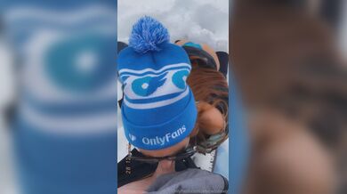 Snugglbugg, Sucking Cock Wearing Glasses In The Snow Onlyfans Video Leaked
