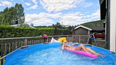 Omduharlysthardulov, Swedish Gilf Changing Bikini In The Outdoor Pool Onlyfans Video Leaked