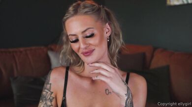 Ellygirl, Flashing Her Small Tits In Latex Lingerie Onlyfans Video Leaked