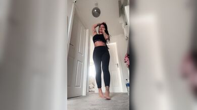 Kerry Louise, Big Titty Milf Fucking Wall Dildo In The Shower Onlyfans Video Leaked