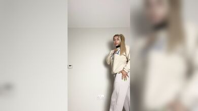 Kiera Jaston, Muscle Girl Stripping Into Her Latex Slingkini Onlyfans Video Leaked