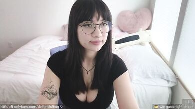 Delightfulhug, Swaying And Sucking On Her Big Boobs Livestream Onlyfans Video Leaked