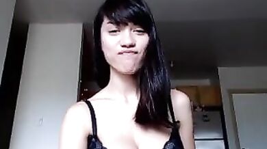 Delightfulhug, Dildo Masturbation While Shaking Her Huge Tits Onlyfans Video Leaked