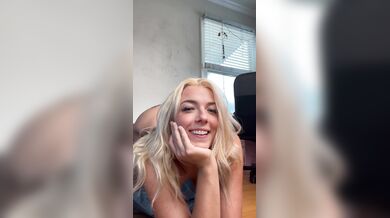 Naomi_Bbyyy, Doggy Fucking A Wall Dildo For You Onlyfans Video Leaked