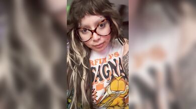Oninymph, Tattoo Glasses Babe Rubbing Her Pussy Livestream Onlyfans Video Leaked