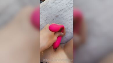 Xmimirose, Pink Vibrator Masturbation In Nature Onlyfans Video Leaked
