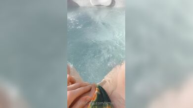 Xmimirose, Pussy Rubbing With The Jacuzzi Jets Onlyfans Video Leaked
