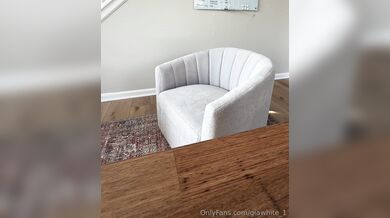 FitnessMomma26 / Giawhite - Delivery Driver Dare