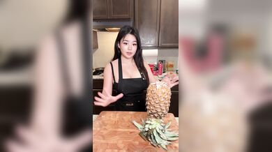 Halococo, Asian Babe Cooking Dinner In Apron Onlyfans Video Leaked