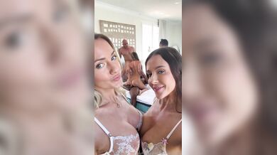 Katy Hollick, Lesbian Kissing And Teasing During Swinger Orgy Onlyfans Video Leaked