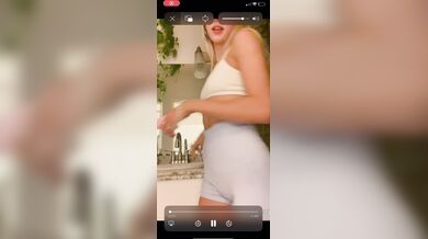 Shawzzz, Vibrating Her Holes On The Counter Onlyfans Video Leaked