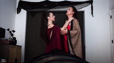 Yourfavoritemommy, Savvy Star, Two Sexy Milf Vampires Sucking Your Bloodline Onlyfans Video Leaked