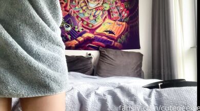 Cutegeekie, Belt Choking And Dildo Masturbation Onlyfans Video Leaked