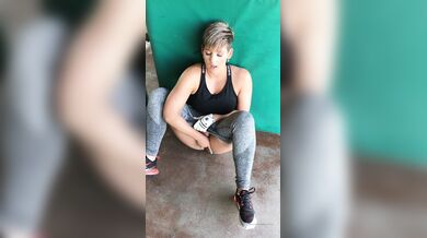 Hannah Brooks, Fingering Masturbation In The Gym House Onlyfans Video Leaked