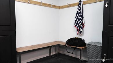 Hannah Brooks, Legs Spread Masturbation In The Locker Room Onlyfans Video Leaked