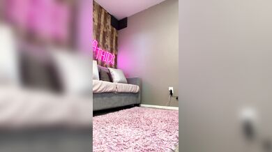 Katrina Thicc, Riding A Thick Black Dildo On Livestream Onlyfans Video Leaked