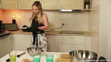 Sexi_Lexi1, Baking Cake And Masturbation Onlyfans Video Leaked