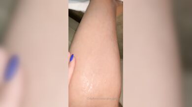 Rainey James, Fucking A Huge Cucumber In Bed Onlyfans Video Leaked
