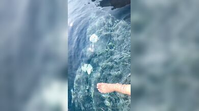 Desireedesirexoxo, Showing Off Her Big Tits In The Sun Onlyfans Video Leaked