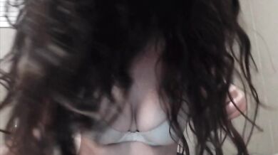 Tigger Rosey, Deepthroating A Big Dildo On Livestream Onlyfans Video Leaked