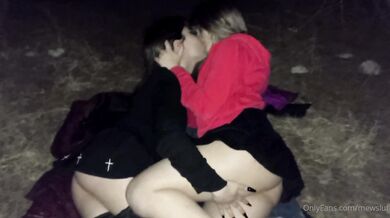 Mewslut, Double Blowjob In Back Alley At Night Onlyfans Video Leaked