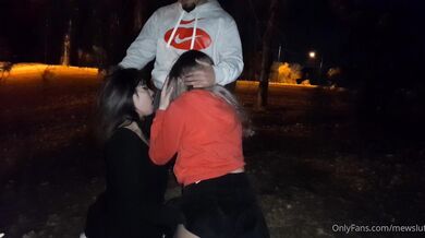 Mewslut, Double Blowjob In Back Alley At Night Onlyfans Video Leaked