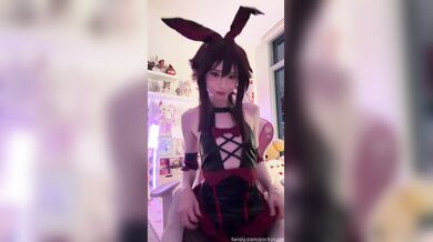 Pockycats, Skinny Bunny Girl Trying To Fit A Huge Dildo Onlyfans Video Leaked