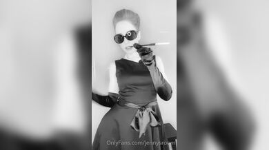 Jennysroom, Horny Milf Fucking A Huge Dildo Onlyfans Video Leaked
